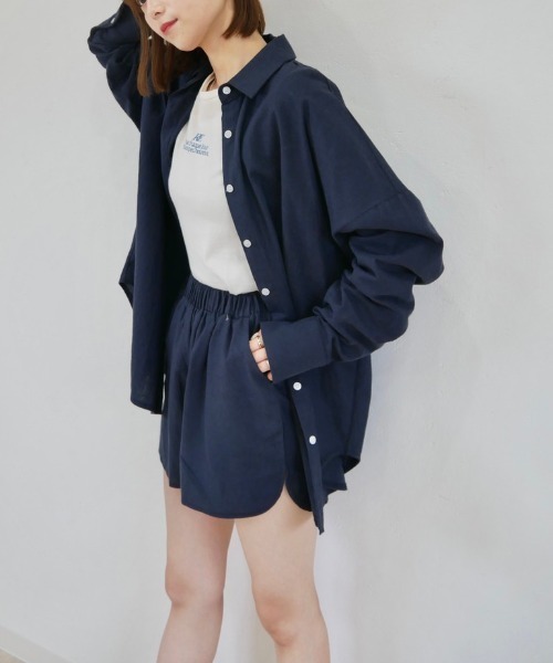 Reurie'（レウリィ）の「リネン混オーバーサイズシャツ（セットアップ対応）（シャツ/ブラウス・レディース・ベージュ/ネイビー・FREE）」の19枚目の写真