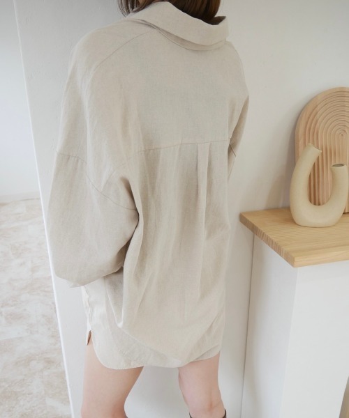 Reurie'（レウリィ）の「リネン混オーバーサイズシャツ（セットアップ対応）（シャツ/ブラウス・レディース・ベージュ/ネイビー・FREE）」の4枚目の写真