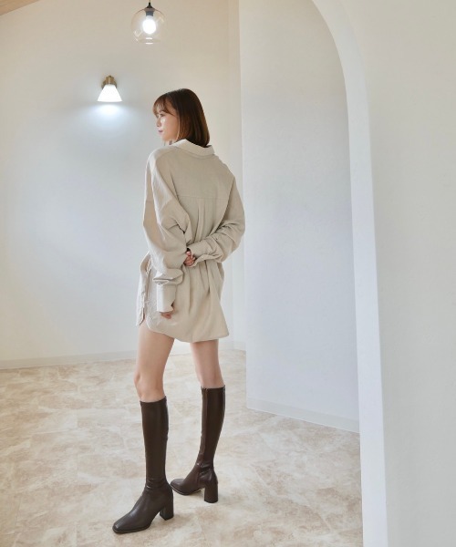 Reurie'（レウリィ）の「リネン混オーバーサイズシャツ（セットアップ対応）（シャツ/ブラウス・レディース・ベージュ/ネイビー・FREE）」の13枚目の写真