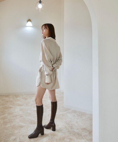 Reurie'（レウリィ）の「リネン混オーバーサイズシャツ（セットアップ対応）（シャツ/ブラウス・レディース・ベージュ/ネイビー・FREE）」の14枚目の写真