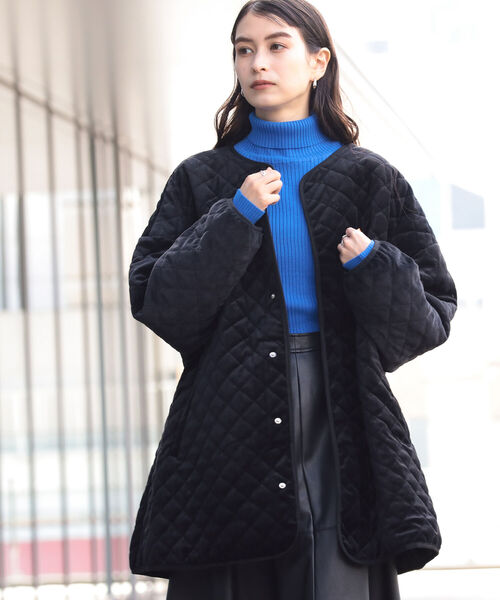 Ray BEAMS(レイビームス)の「【WEB限定】UNIVERSAL OVERALL × Ray BEAMS / 別注 ベロア キルティング コート(その他アウター・レディース・ブラック/オフホワイト・ONE SIZE)」の13枚目の写真