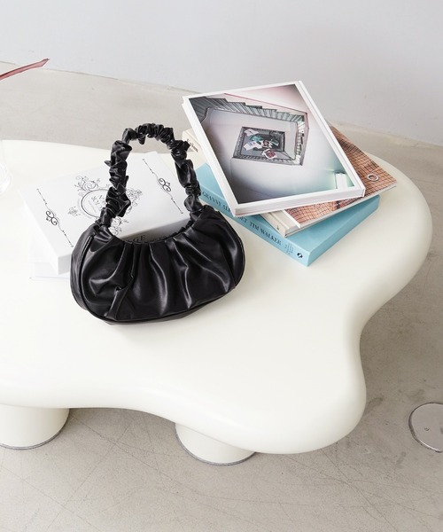 IAMUSE(アイアミューズ)の「ハンドルギャザーバッグ S0735【IAMUSE】(ハンドバッグ・レディース・ブラック/ブルー/アイボリー/ベージュ/グリーン・FREE)」の10枚目の写真