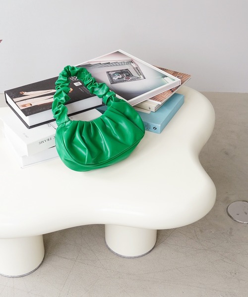 IAMUSE(アイアミューズ)の「ハンドルギャザーバッグ S0735【IAMUSE】(ハンドバッグ・レディース・ブラック/ブルー/アイボリー/ベージュ/グリーン・FREE)」の13枚目の写真