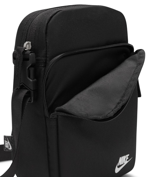 NIKE(ナイキ)の「NIKE/ナイキ ショルダーバッグ ボディバッグ ヘリテージ クロスボディ 4L DB0456-010(ショルダーバッグ・メンズ・ブラック×ブラック・FREE)」の9枚目の写真