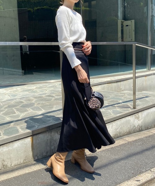 one after another NICE CLAUP(ワンアフターアナザーナイスクラップ)の「ベルト付きマーメイドスカート(スカート・レディース・ブラック/ブラウン/モカ/ラベンダー/ブラック系その他・SMALL/MEDIUM)」の18枚目の写真