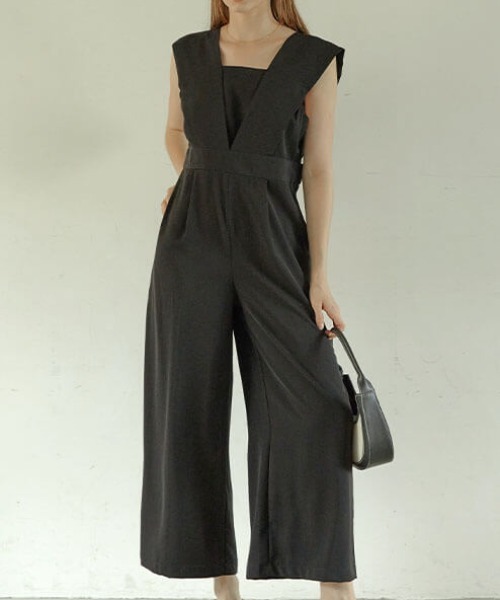ACYM(アシーム)の「V open ジャンプスーツ(つなぎ/オールインワン・レディース・ブラック/ミント・FREE)」の2枚目の写真