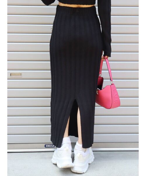 EVRIS(エヴリス)の「ロングタイトニットスカート【セットアップ着用可能】(スカート・レディース・アイボリー/ブラック/ブルー・FREE)」の3枚目の写真