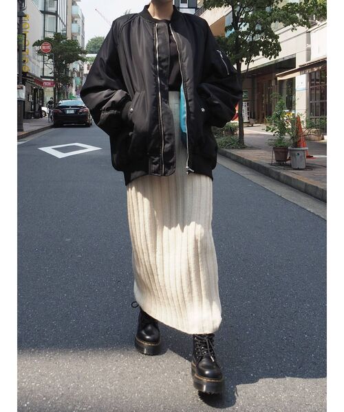 EVRIS(エヴリス)の「ロングタイトニットスカート【セットアップ着用可能】(スカート・レディース・アイボリー/ブラック/ブルー・FREE)」の18枚目の写真