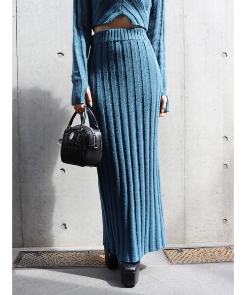 EVRIS(エヴリス)の「ロングタイトニットスカート【セットアップ着用可能】(スカート・レディース・アイボリー/ブラック/ブルー・FREE)」の16枚目の写真