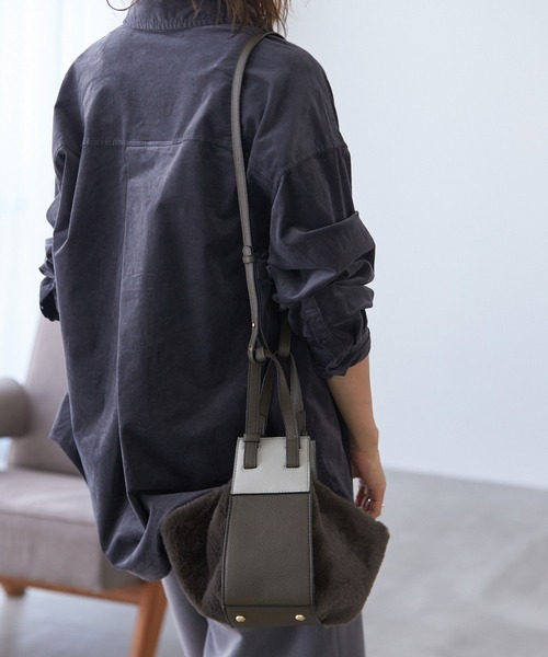 BAYFLOW（ベイフロー）の「3WAYファーショルダー（ショルダーバッグ・レディース・ブラック/ベージュ/カーキ・FREE）」の12枚目の写真