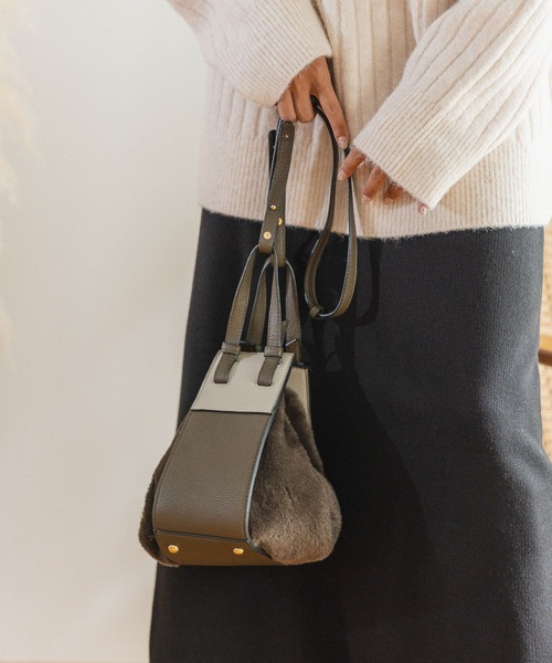 BAYFLOW（ベイフロー）の「3WAYファーショルダー（ショルダーバッグ・レディース・ブラック/ベージュ/カーキ・FREE）」の8枚目の写真