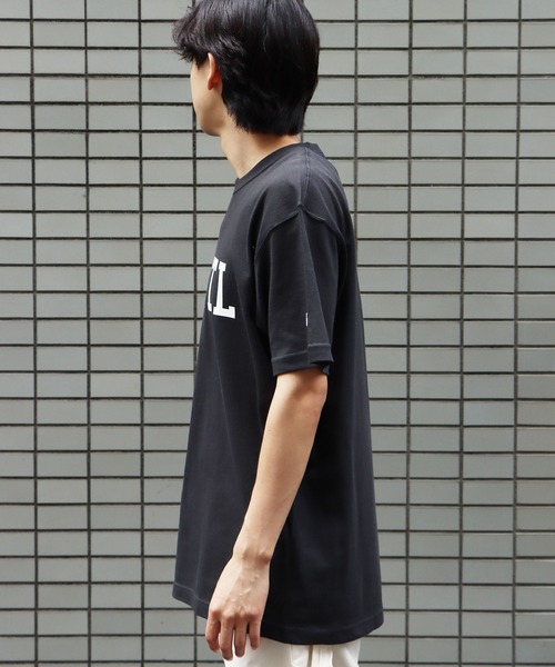FDMTL(ファンダメンタル)の「FDMTL/ファンダメンタル LOGO TEE Tシャツ(Tシャツ/カットソー・メンズ・ホワイト/ブラック・2/4/3)」の3枚目の写真