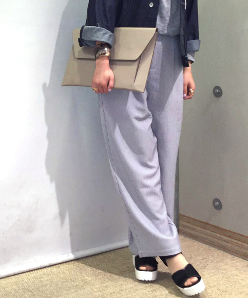 WHO'S WHO gallery（フーズフーギャラリー）の「テーパードワイドパンツ（その他パンツ・レディース・ネイビー/ホワイト/ホワイト系その他/グレー/その他18・FREE）」の5枚目の写真