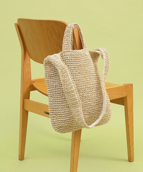 BEAMS BOY（ビームスボーイ）の「BEAMS BOY / ペーパー ショルダーバッグ 23SS（ショルダーバッグ・レディース・ブラウン/ナチュラル・ONE SIZE）」の2枚目の写真