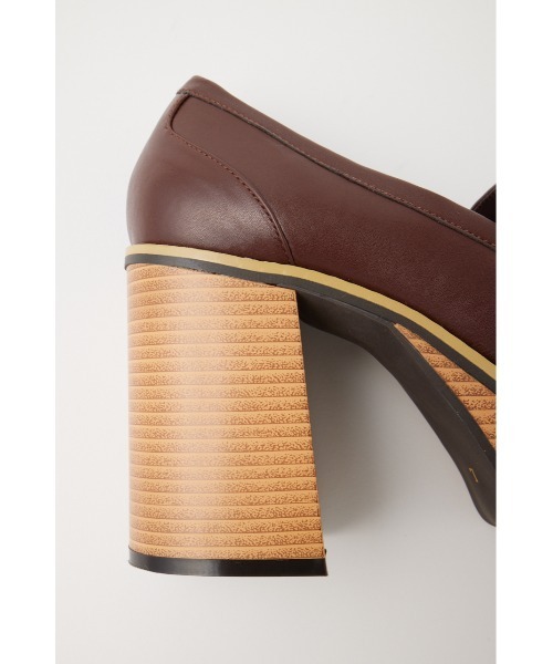 MOUSSY（マウジー）の「PLATFORM SQUARE ローファー（ローファー・レディース・ブラウン/ブラック・SMALL/MEDIUM/LARGE）」の4枚目の写真