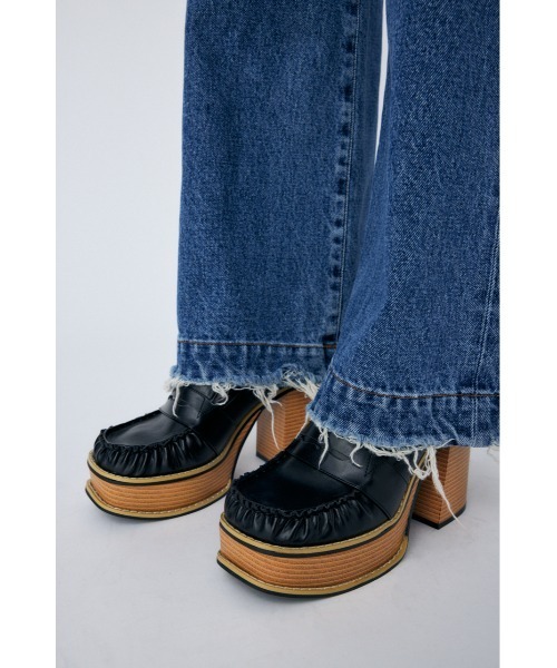 MOUSSY（マウジー）の「PLATFORM SQUARE ローファー（ローファー・レディース・ブラウン/ブラック・SMALL/MEDIUM/LARGE）」の7枚目の写真