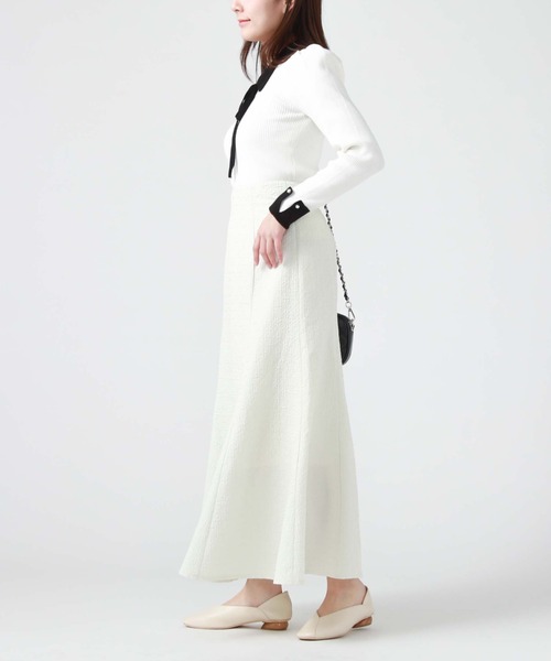 archives(アルシーヴ)の「エンボスハイウエストフレアスカート(スカート・レディース・グリーン系その他/ブラック/アイボリー・MEDIUM)」の10枚目の写真