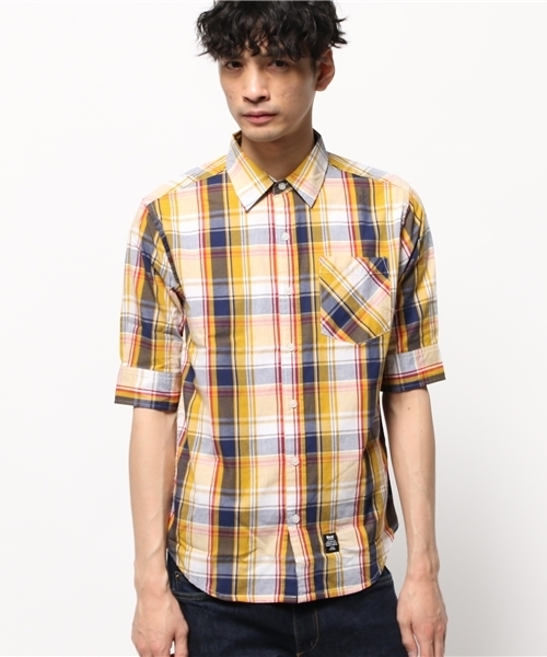VENCEEXCHANGE（ヴァンスエクスチェンジ）の「バックプリントチェック5分シャツ             （シャツ/ブラウス・メンズ・レッド/クリアイエロー・SMALL/LARGE/MEDIUM）」の3枚目の写真