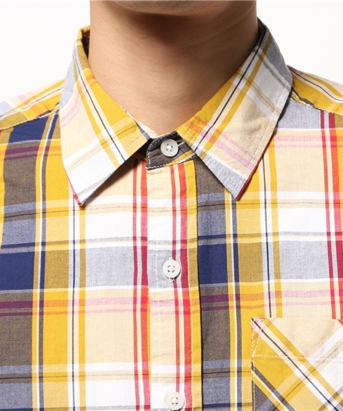 VENCEEXCHANGE（ヴァンスエクスチェンジ）の「バックプリントチェック5分シャツ             （シャツ/ブラウス・メンズ・レッド/クリアイエロー・SMALL/LARGE/MEDIUM）」の6枚目の写真