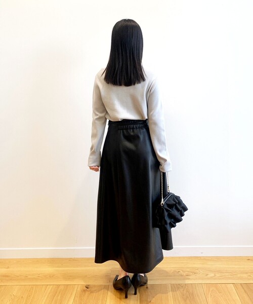 OPAQUE.CLIP（オペークドットクリップ）の「◆フェイクレザーフレアスカート【リボンサッシュ付き】（スカート・レディース・ライトグレー/ライトブルー/ブラック・36/38）」の5枚目の写真