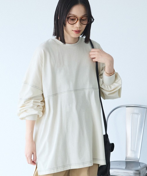 Chaco closet(チャコ クローゼット)の「オーバーサイズ配色ステッチフットボールロングTシャツ(Tシャツ/カットソー・レディース・ピンク/グリーン/オレンジ/ブラック/アイボリー・FREE)」の1枚目の写真