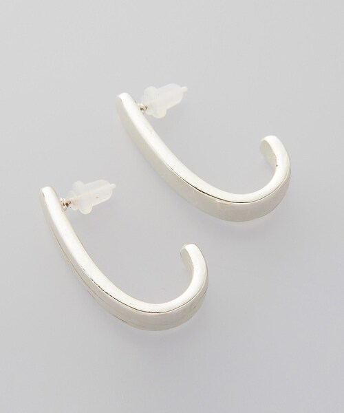 cloenc(クロエンス)の「【October】Jフックセラミックピアス(ピアス(両耳用)・レディース・シルバー・00)」の1枚目の写真