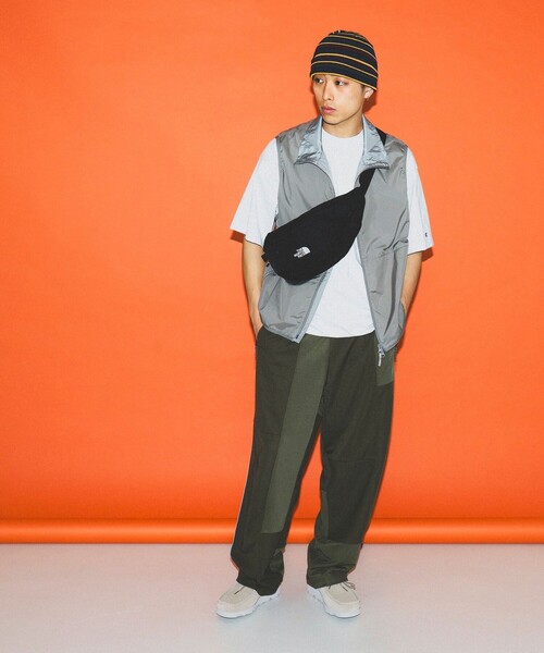 THE NORTH FACE（ザノースフェイス）の「THE NORTH FACE / Sweep（ボディバッグ/ウエストポーチ・メンズ・ブラック/オリーブ/カーキ・ONE SIZE）」の5枚目の写真