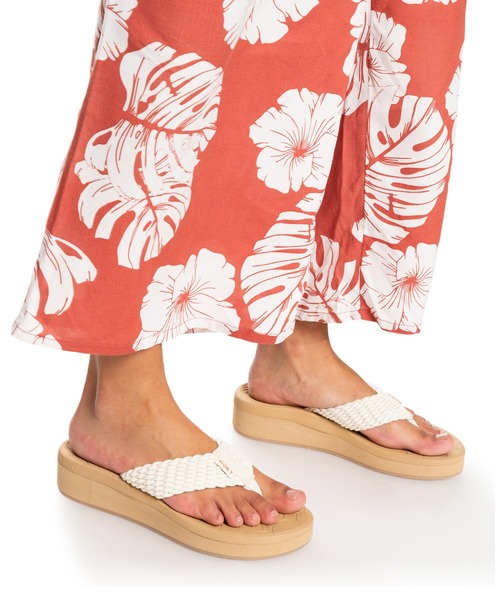 ROXY（ロキシー）の「CAILLAY/ロキシートングサンダル（サンダル・レディース・ホワイト/ブラック・23cm/24cm/25cm）」の6枚目の写真