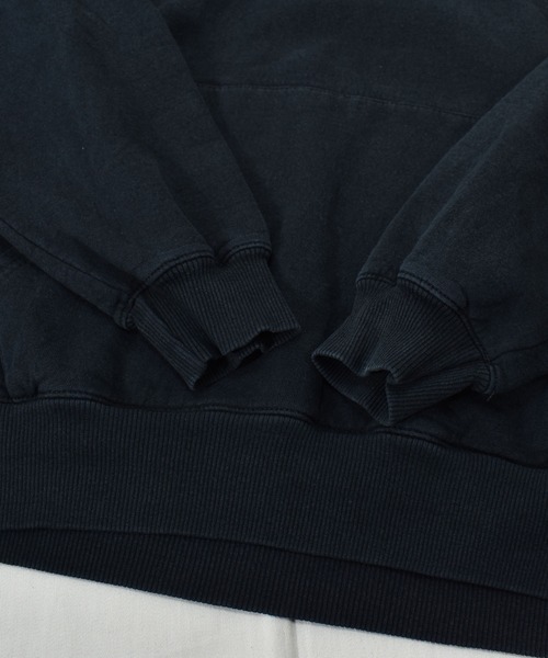 Champion(チャンピオン)の「【ヴィンテージ古着】Champion / チャンピオン ロゴ刺繍 スウェットパーカー(パーカー・メンズ・ブラック・LARGE)」の4枚目の写真