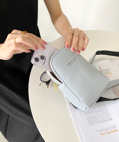 thank U more(サンキューモア)の「フェイクレザー ダブルジップ マルチポーチ ボディーバッグ(ボディバッグ/ウエストポーチ・レディース・ブラック/ブルー/ホワイト・FREE)」の10枚目の写真