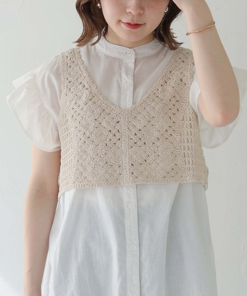 HER CLOSET（ハークローゼット）の「【shemoshelly】WEB限定クロシェビスチェ（ベスト・レディース・ブラック/ライトベージュ・M）」の3枚目の写真