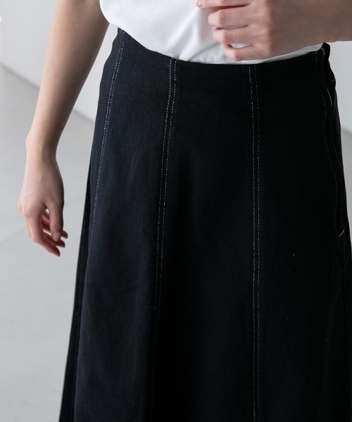 BONLECILL（ボンルシール）の「配色ステッチ フレアロングデニムスカート（デニムスカート・レディース・ブラック系/ネイビー/オフホワイト/ブラック・FREE）」の15枚目の写真