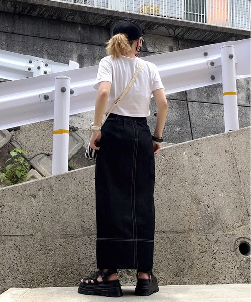 Chick（チック）の「【CHICK ORIGINAL】ワンポイント刺繍 クロップド半袖Tシャツ（Tシャツ/カットソー・レディース・ホワイト/ブラック・FREE）」の8枚目の写真