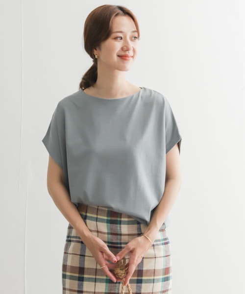 URBAN RESEARCH DOORS（アーバンリサーチドアーズ）の「ドライコットンボートネックプルオーバー（Tシャツ/カットソー・レディース・グレー系その他/ブルー/ブラック/オフホワイト・MEDIUM）」の4枚目の写真