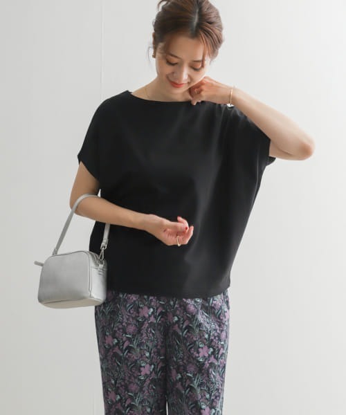 URBAN RESEARCH DOORS（アーバンリサーチドアーズ）の「ドライコットンボートネックプルオーバー（Tシャツ/カットソー・レディース・グレー系その他/ブルー/ブラック/オフホワイト・MEDIUM）」の20枚目の写真