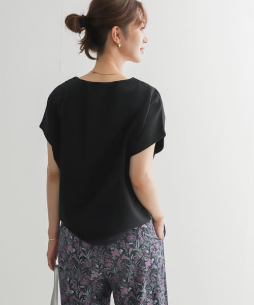 URBAN RESEARCH DOORS（アーバンリサーチドアーズ）の「ドライコットンボートネックプルオーバー（Tシャツ/カットソー・レディース・グレー系その他/ブルー/ブラック/オフホワイト・MEDIUM）」の14枚目の写真