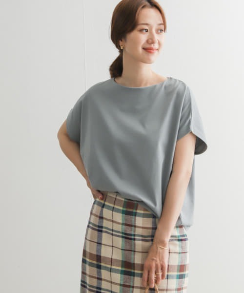 URBAN RESEARCH DOORS（アーバンリサーチドアーズ）の「ドライコットンボートネックプルオーバー（Tシャツ/カットソー・レディース・グレー系その他/ブルー/ブラック/オフホワイト・MEDIUM）」の21枚目の写真