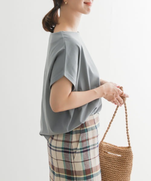 URBAN RESEARCH DOORS（アーバンリサーチドアーズ）の「ドライコットンボートネックプルオーバー（Tシャツ/カットソー・レディース・グレー系その他/ブルー/ブラック/オフホワイト・MEDIUM）」の15枚目の写真