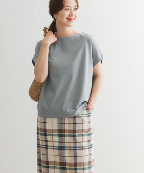 URBAN RESEARCH DOORS（アーバンリサーチドアーズ）の「ドライコットンボートネックプルオーバー（Tシャツ/カットソー・レディース・グレー系その他/ブルー/ブラック/オフホワイト・MEDIUM）」の8枚目の写真