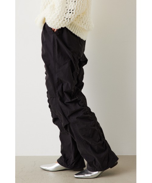 RODEO CROWNS WIDE BOWL(ロデオクラウンズワイドボウル)の「センターシャーリングパンツ(その他パンツ・レディース・ライトカーキ/ブラック・FREE)」の14枚目の写真