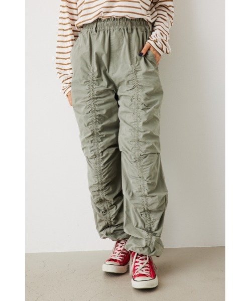 RODEO CROWNS WIDE BOWL(ロデオクラウンズワイドボウル)の「センターシャーリングパンツ(その他パンツ・レディース・ライトカーキ/ブラック・FREE)」の22枚目の写真