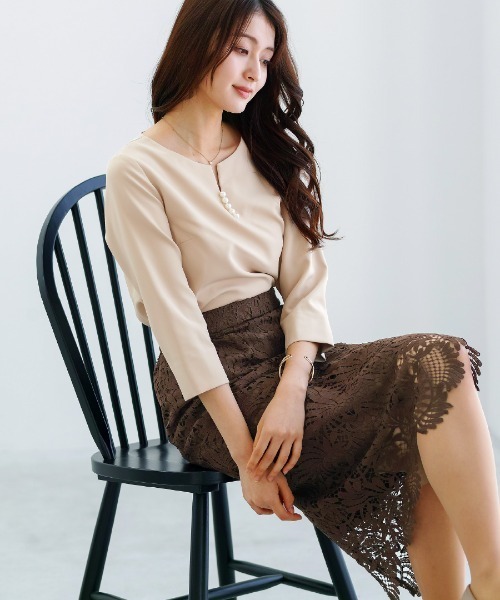 WHITE JOOLA(ホワイトジョーラ)の「【 装いを格上げする華やぎスカート 】スカラップレースロングタイトスカート(スカート・レディース・ブラック/オフホワイト/グレイッシュベージュ/ターコイズブルー/ネイビー/グリーン/スモークピンク/チャコールグレー/ベージュ/ブラウン/サックスブルー・S/M/L)」の21枚目の写真