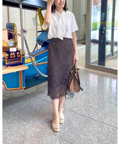WHITE JOOLA(ホワイトジョーラ)の「【 装いを格上げする華やぎスカート 】スカラップレースロングタイトスカート(スカート・レディース・ブラック/オフホワイト/グレイッシュベージュ/ターコイズブルー/ネイビー/グリーン/スモークピンク/チャコールグレー/ベージュ/ブラウン/サックスブルー・S/M/L)」の14枚目の写真