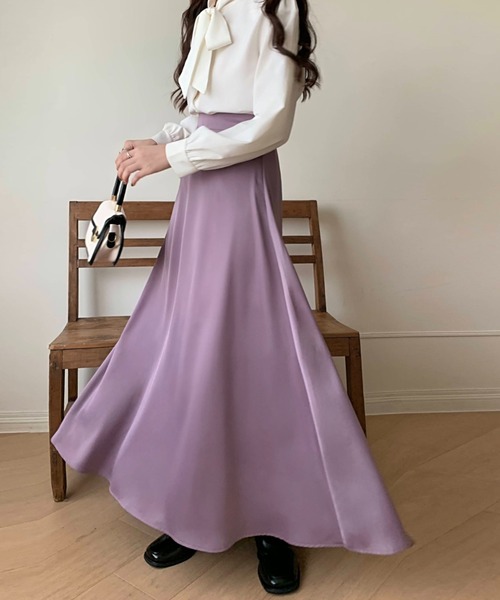 emi+（エミプラス）の「ハイウエストサテンフレアロングスカート（スカート・レディース・ブラック/パープル/ベビーピンク・M/L）」の4枚目の写真