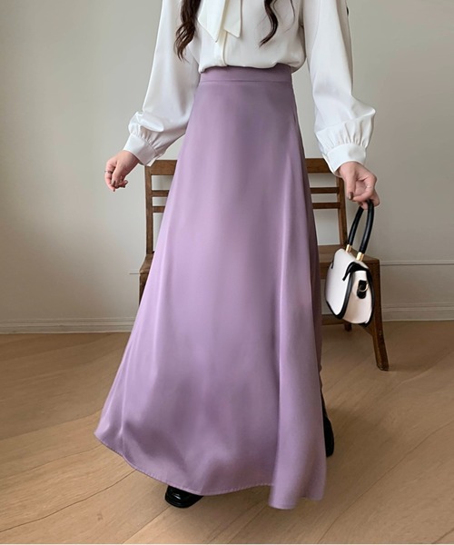 emi+（エミプラス）の「ハイウエストサテンフレアロングスカート（スカート・レディース・ブラック/パープル/ベビーピンク・M/L）」の5枚目の写真