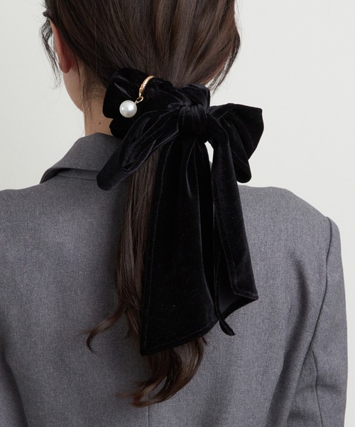 Chico（チコ）の「ベロアロングリボンシュシュ（シュシュ・レディース・グレー/ブルー/ブラック・FREE）」の2枚目の写真