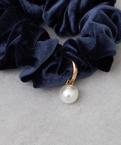 Chico（チコ）の「ベロアロングリボンシュシュ（シュシュ・レディース・グレー/ブルー/ブラック・FREE）」の8枚目の写真