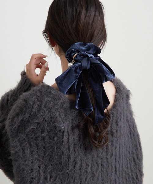 Chico（チコ）の「ベロアロングリボンシュシュ（シュシュ・レディース・グレー/ブルー/ブラック・FREE）」の6枚目の写真