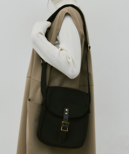 Libra Cue（リブラ キュー）の「ポストマンミニショルダー（ショルダーバッグ・レディース・ブラック/アイボリー・FREE）」の2枚目の写真