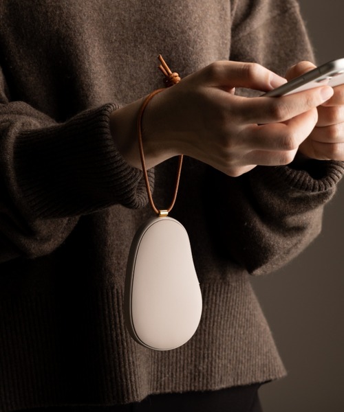 BIRTHDAY BAR（バースデイバー）の「smaly Hand Warmer カイロ（生活家電・レディース・グレイッシュブルー/ピンクベージュ/ベージュ/グレー・フリー）」の4枚目の写真